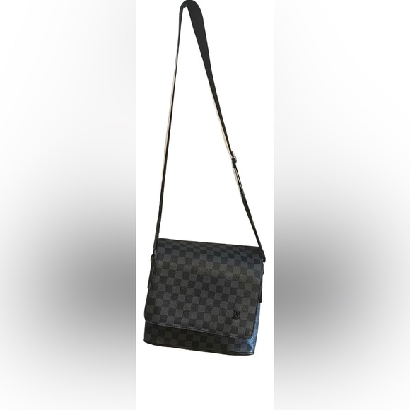 Louis Vuitton Messenger Bag - Picture 1 of 1